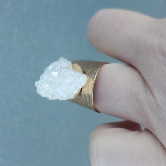 New White Titanium Crystal Agate Druzy Quartz Gold Plated Adjustable Ring. - Picture 7 of 11
